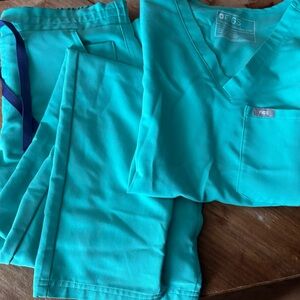 Surgical green XS figs scrub set